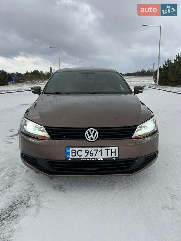 Volkswagen Jetta (2013)