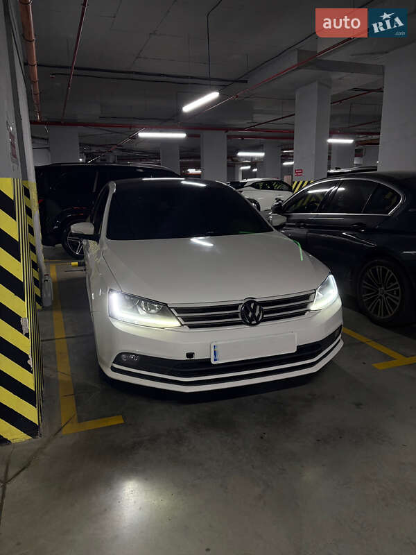 Volkswagen Jetta (2013)