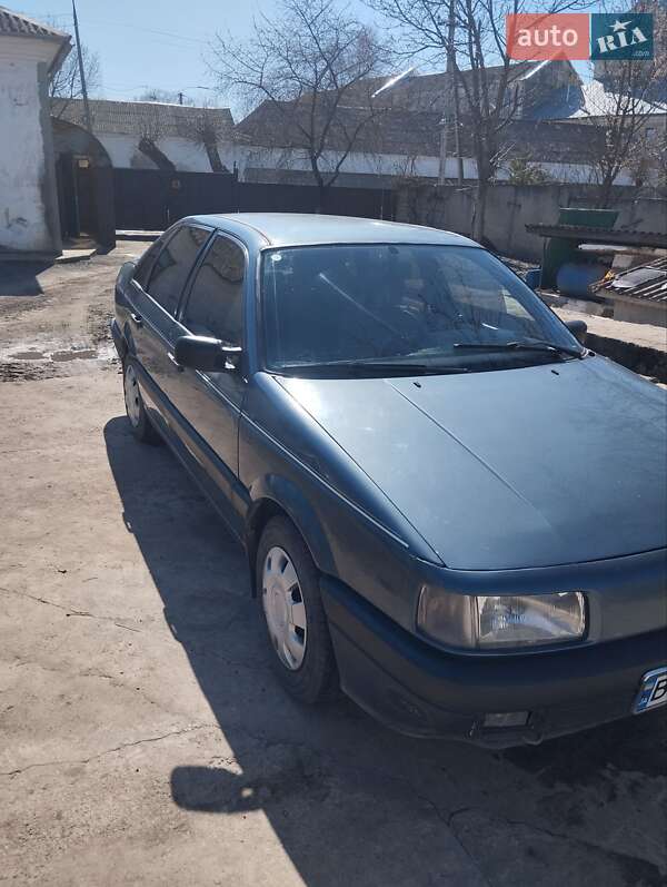 Volkswagen Passat (1990)