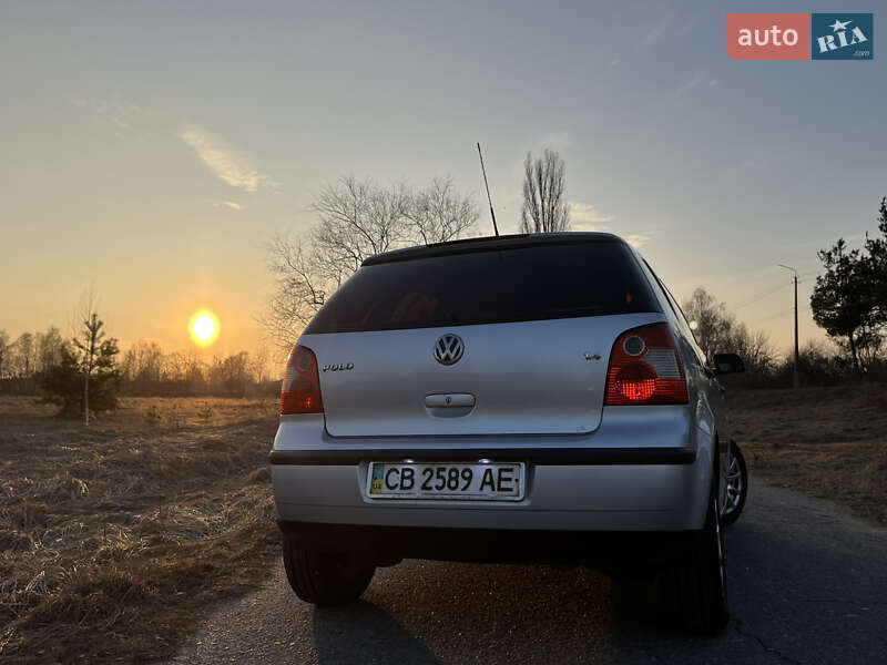 Volkswagen Polo (2003)