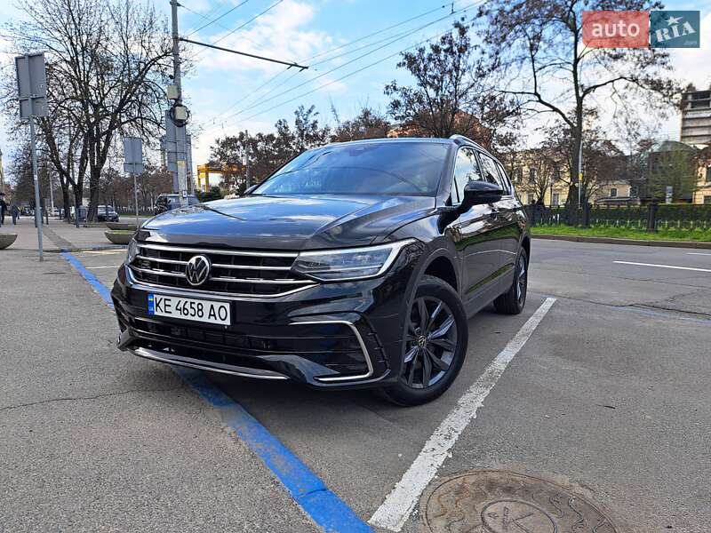 Volkswagen Tiguan (2023)