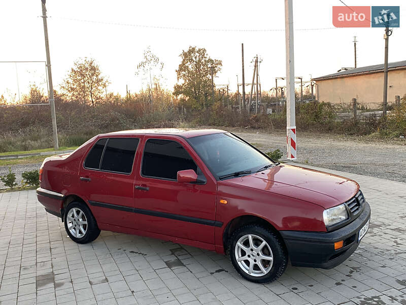 Volkswagen Vento (1993)