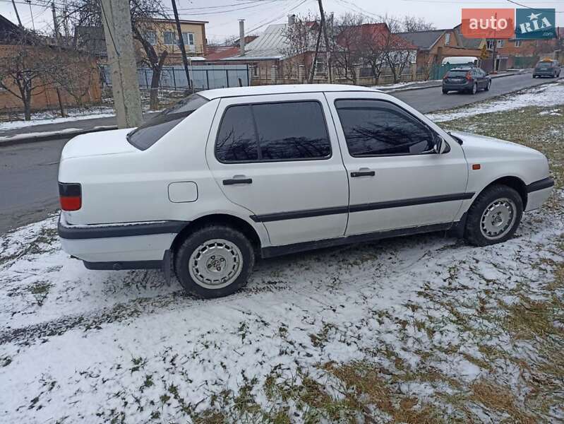 Volkswagen Vento (1993)