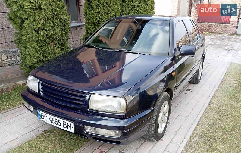 Volkswagen Vento (1993)