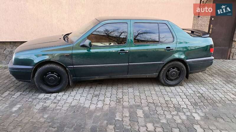 Volkswagen Vento (1996)