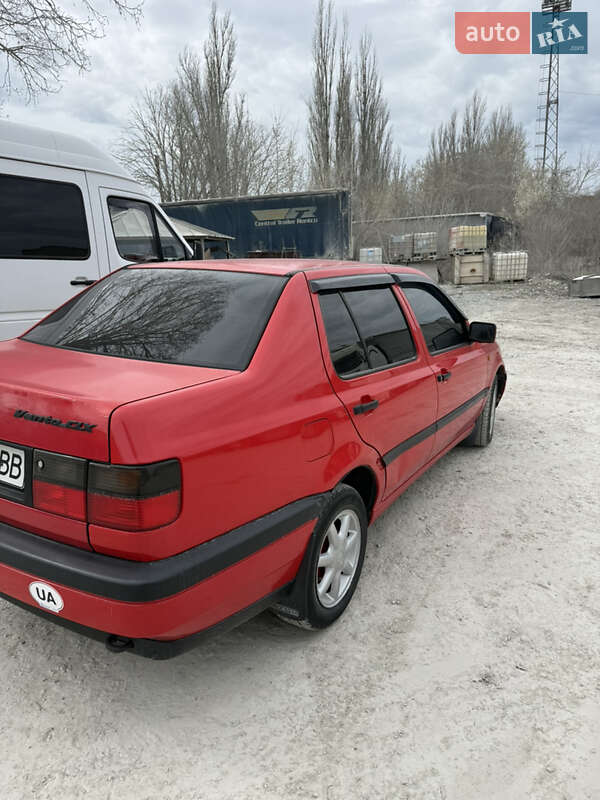 Volkswagen Vento (1996)