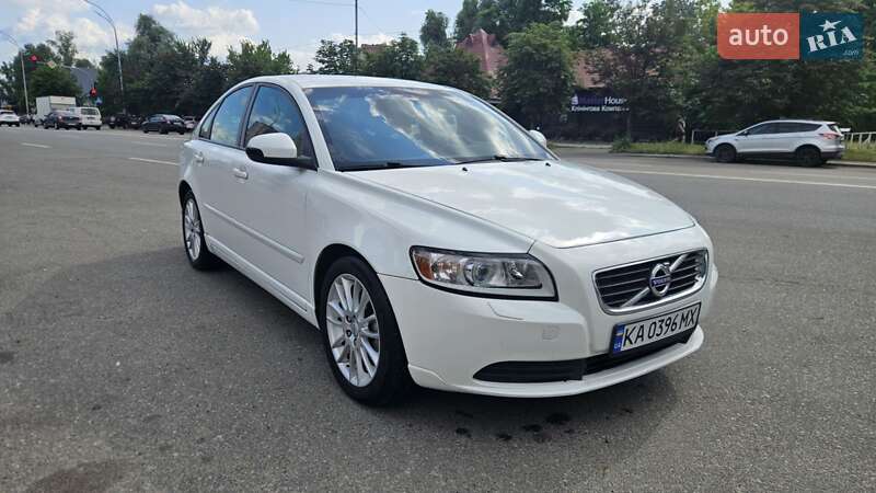 Volvo S40 (2011)