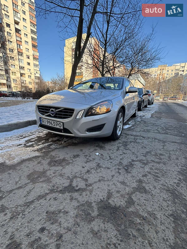 Volvo S60 (2011)