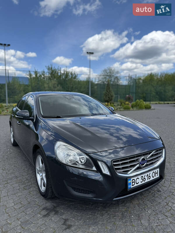 Volvo S60 (2010)