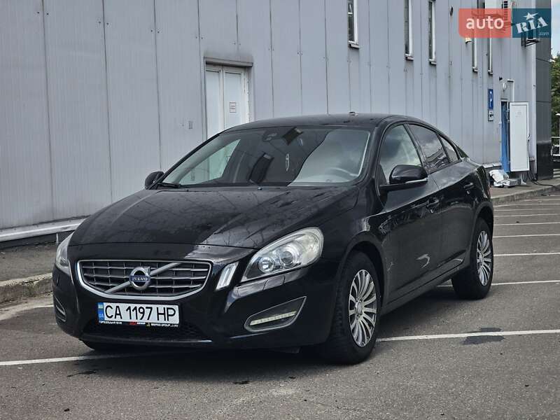 Volvo S60 (2012)