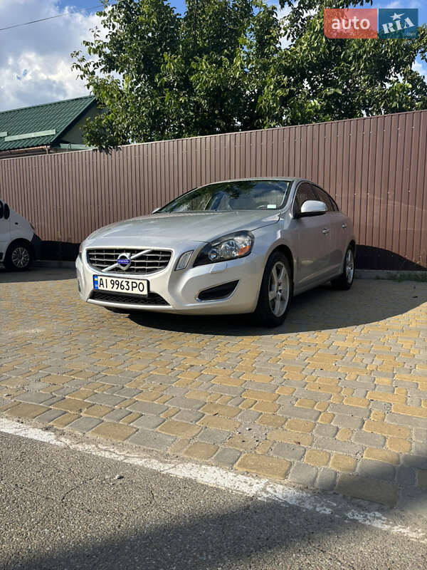 Volvo S60 (2011)