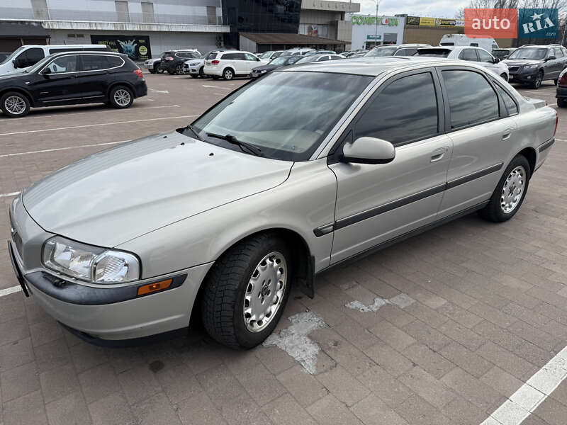 Volvo S80 (2001)