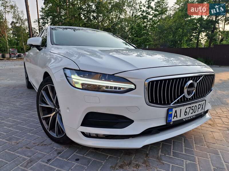 Volvo S90 (2017)