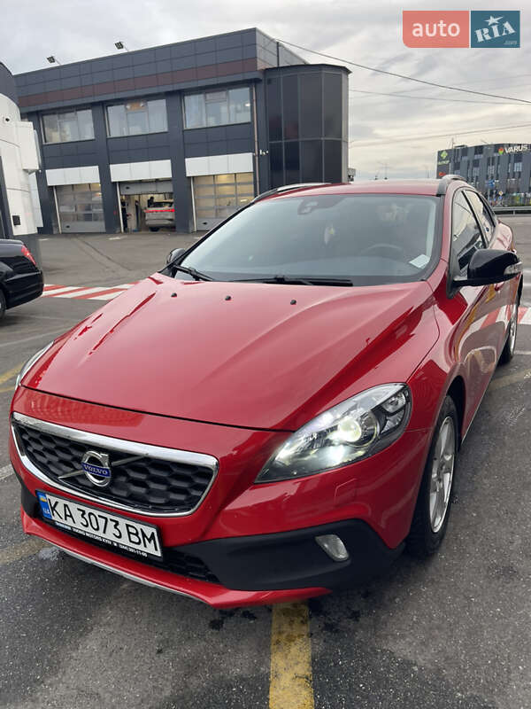 Volvo V40 cross country (2015)