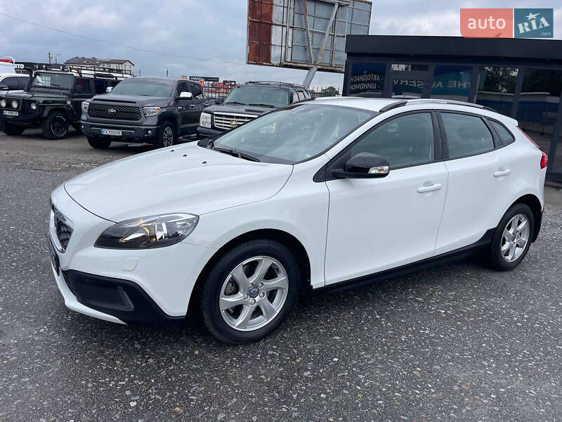 Volvo V40 cross country (2015)