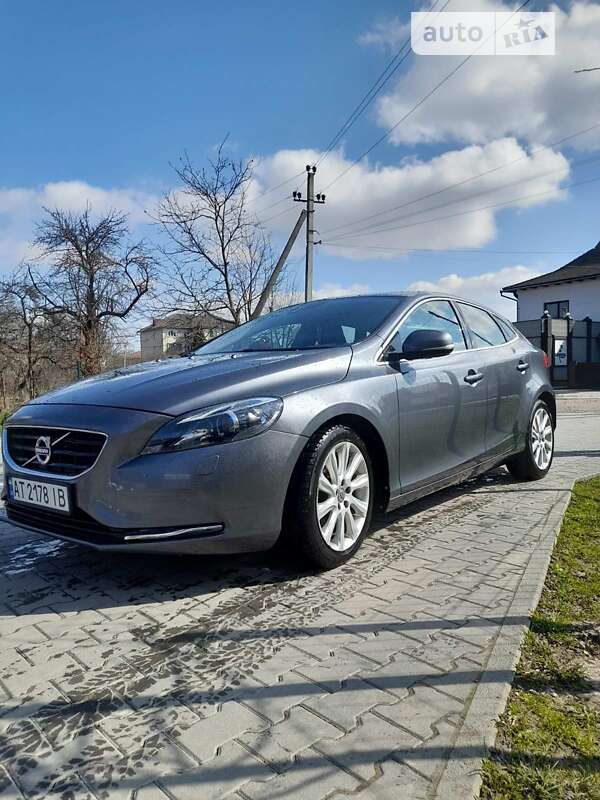 Volvo V40 (2013)