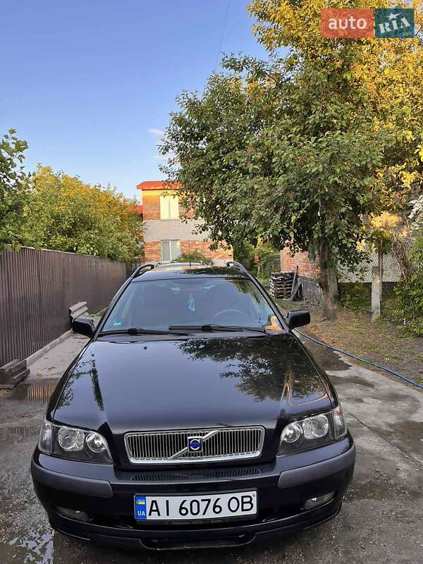 Volvo V40 (2001)