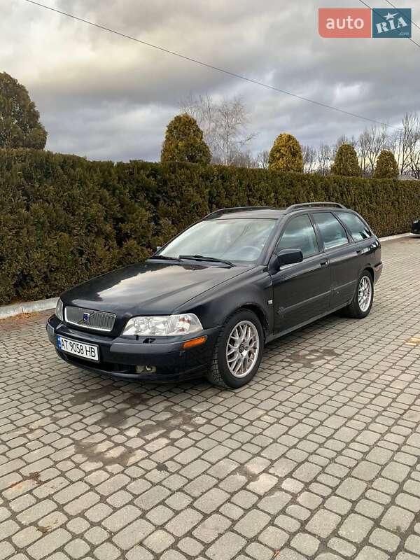Volvo V40 (2001)