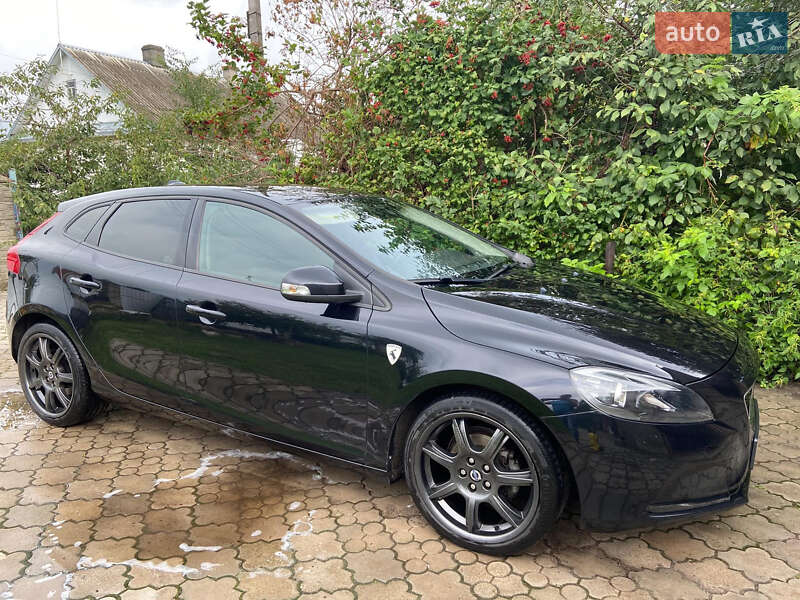Volvo V40 (2013)