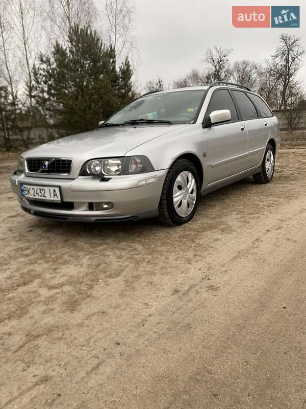 Volvo V40 (2003)