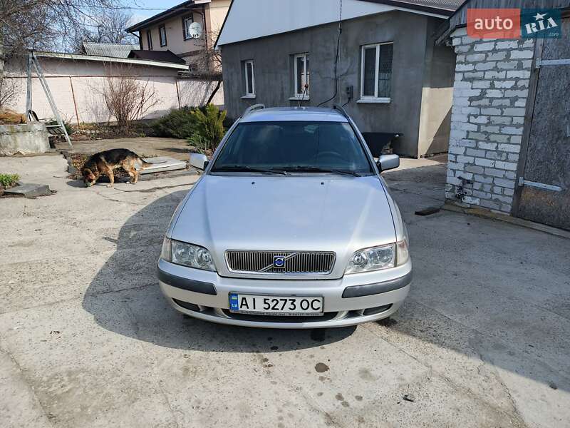 Volvo V40 (2002)