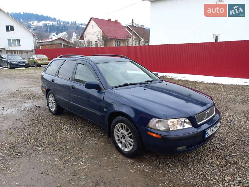 Volvo V40 (2002)