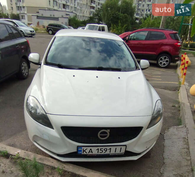 Volvo V40 (2014)