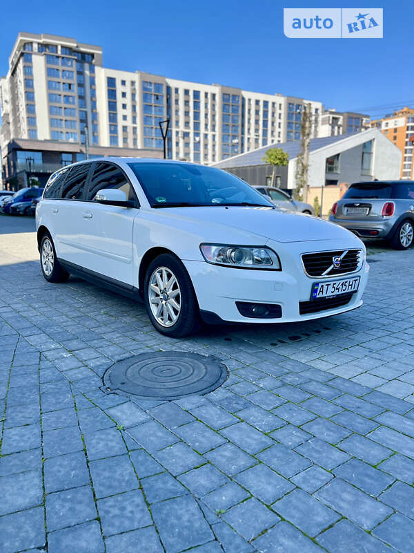 Volvo V50 (2008)