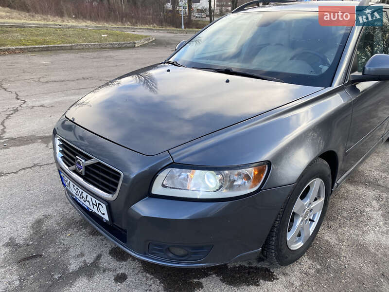 Volvo V50 (2010)