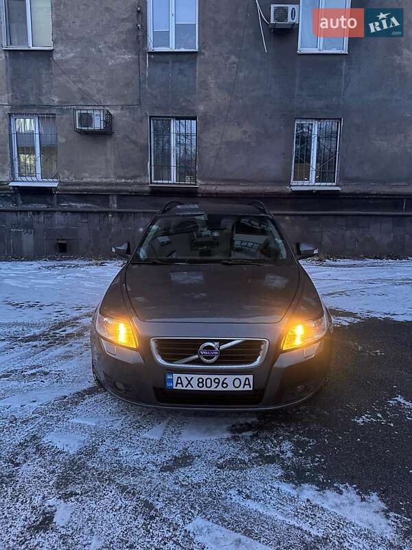 Volvo V50 (2011)