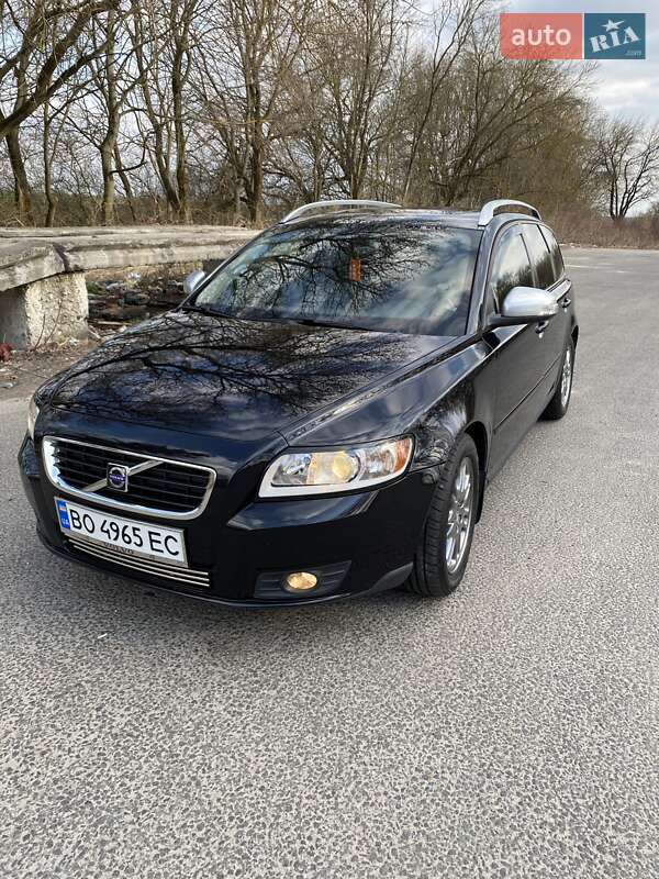 Volvo V50 (2009)