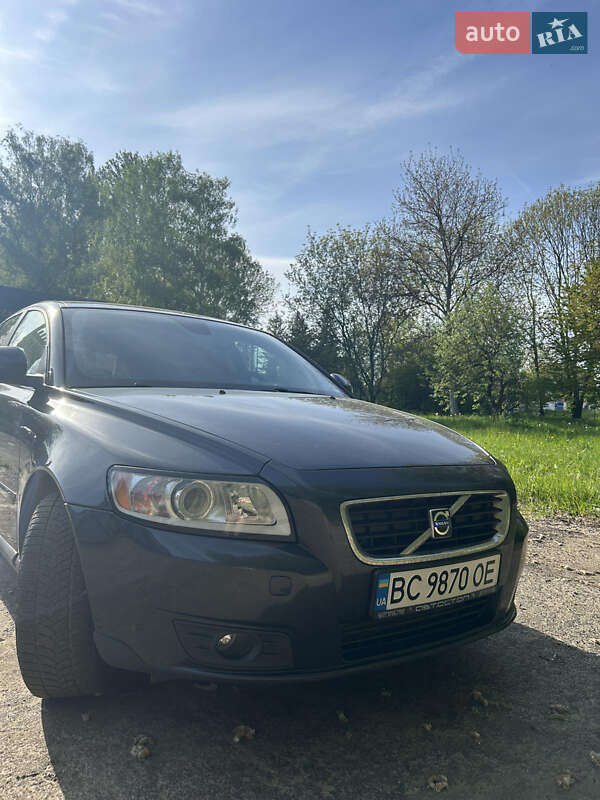 Volvo V50 (2009)