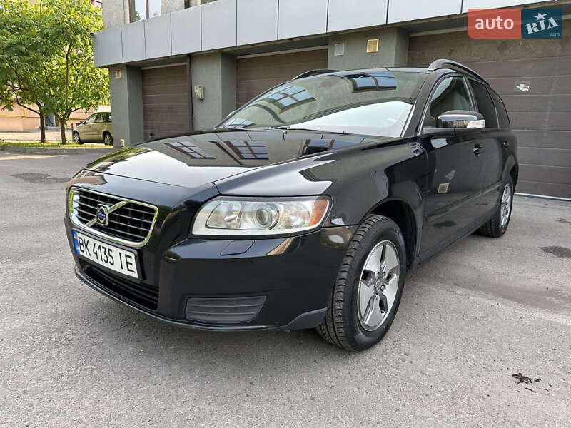 Volvo V50 (2010)