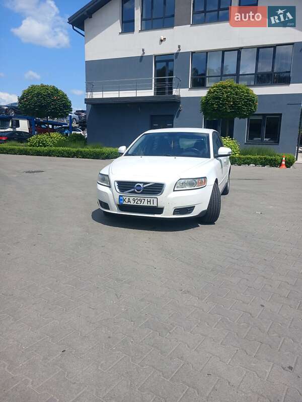 Volvo V50 (2010)