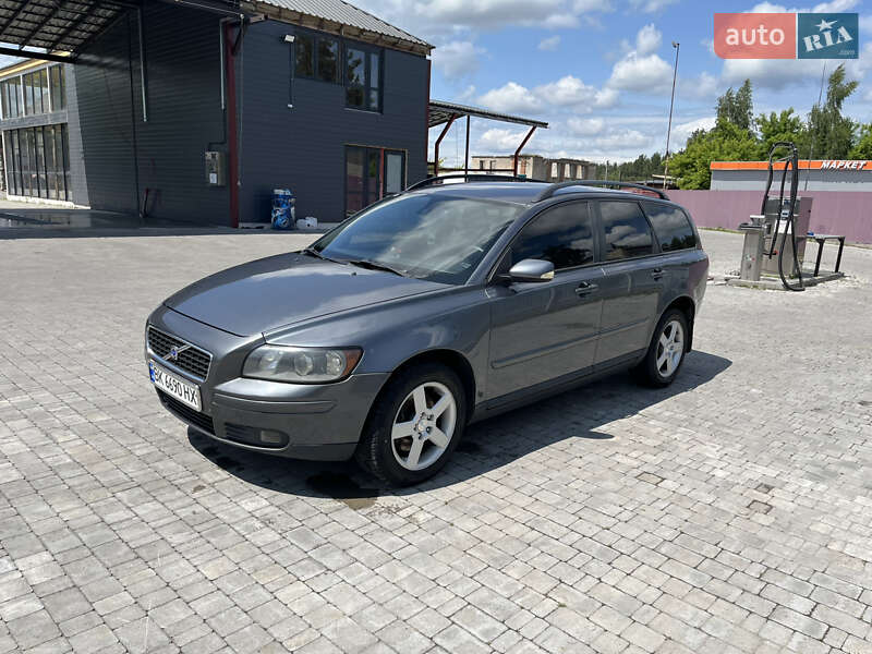 Volvo V50 (2004)