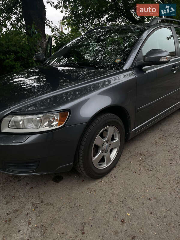Volvo V50 (2011)