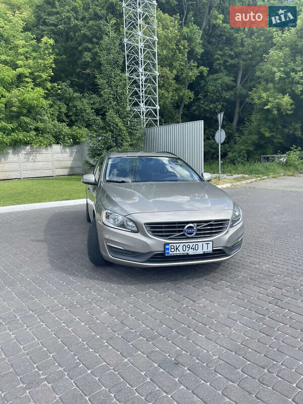 Volvo V60 (2015)