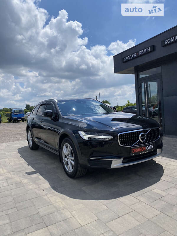 Volvo V90 cross country (2017)