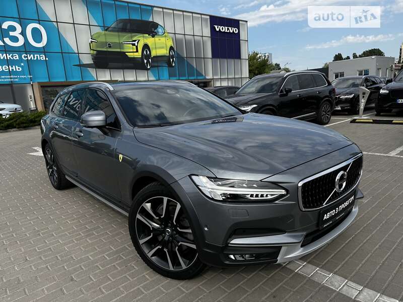 Volvo V90 cross country (2017)