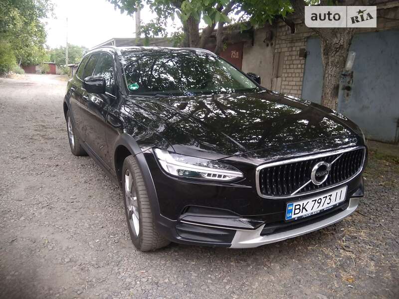 Volvo V90 cross country (2017)