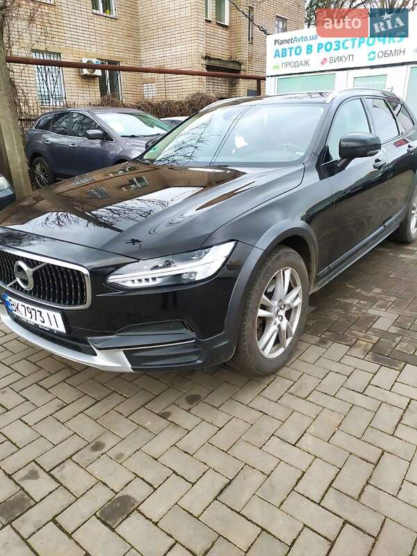 Volvo V90 cross country (2017)