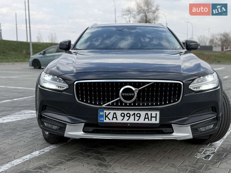 Volvo V90 cross country (2017)