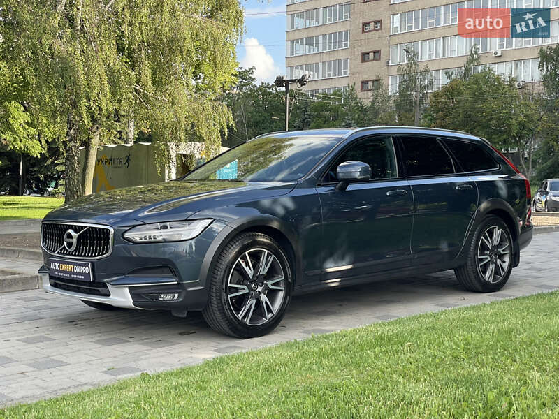 Volvo V90 cross country (2018)