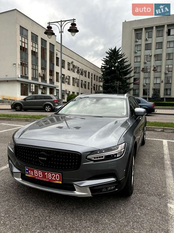 Volvo V90 cross country (2017)