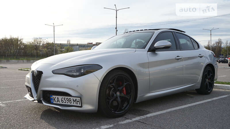 Alfa-romeo Giulia (2017)