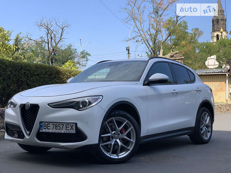 Alfa-romeo Stelvio (2018)