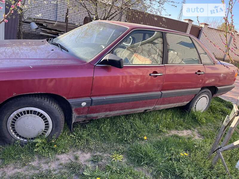 Audi 100 (1983)
