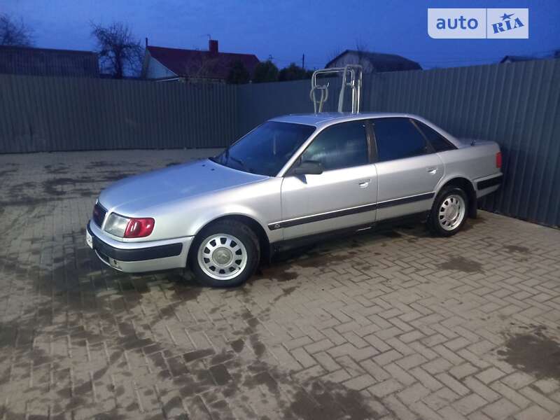 Audi 100 (1992)