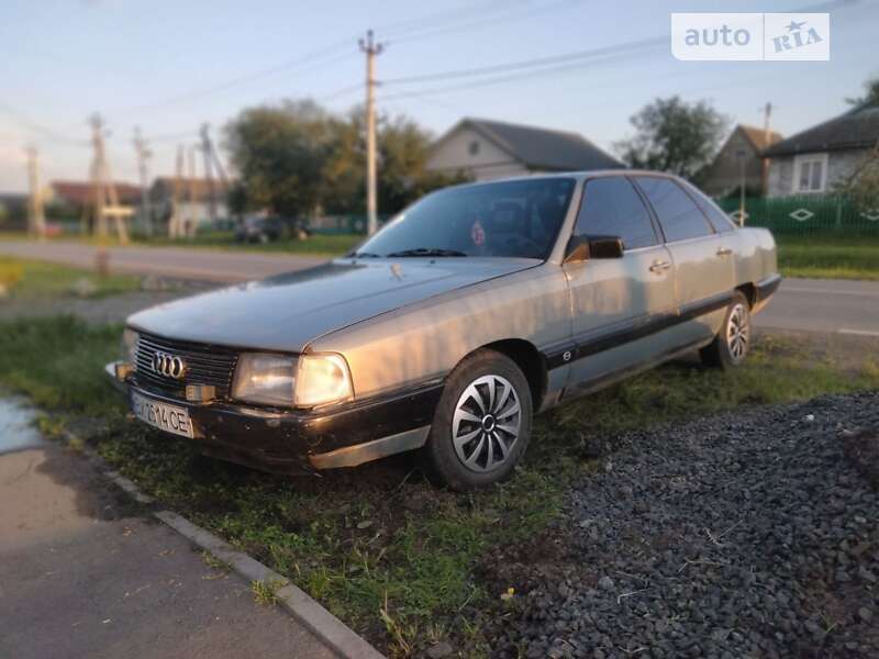 Audi 100 (1985)