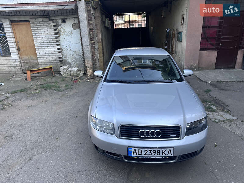 Audi A4 (2003)